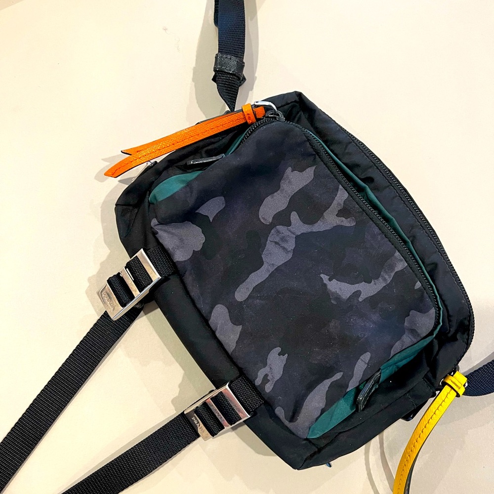Prada Crossbody Bag in excellent conditions